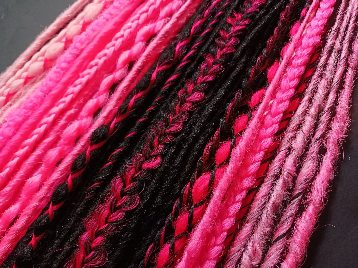 Thanks for the kind words! ★★★★★ 'Love my locs! They were exactly what I wanted and the customer service was fantastic! ❤️' jme852 etsy.me/44pZKie #etsy #dreadextensions #dreadlockextensions #hairextensions #syntheticdreads #syntheticdreadlocks #fullset #double