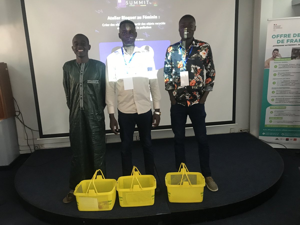 blogueurstd's tweet photo. Notre délégation présente au #237bloggersummit a participé en cette 4ème journée à un atelier sur comment créer et alimenter les blogs culinaires.
#237bloggersummit #ABT https://t.co/GMI137UJv3
