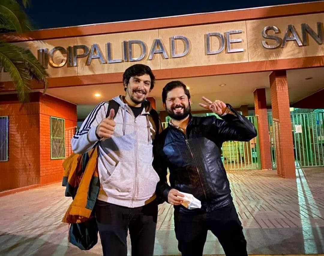 PamJiles's tweet image. #CataGate 
Caiga quién caiga.