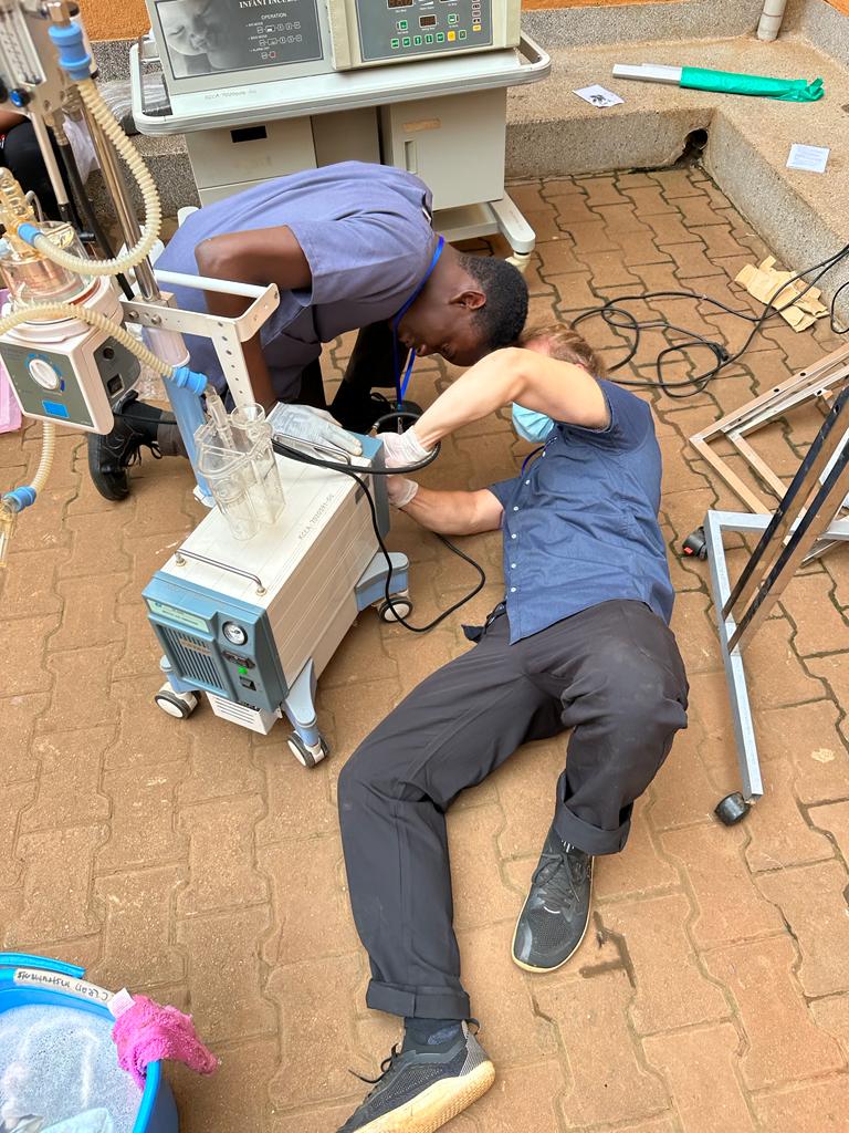 jjuuko_george's tweet photo. The #EWHsummerprogramUganda hospital visits came to an end today. Thank you to @kirudduNRH, #KisenyiHealthcenterIV, and #KiswaHealthcenterIII for your support. On Saturday, we will leave for the second month placements. @EngrWorldHealth @citemakbme @sseki_biomed_en https://t.co/xRwf80jZVP