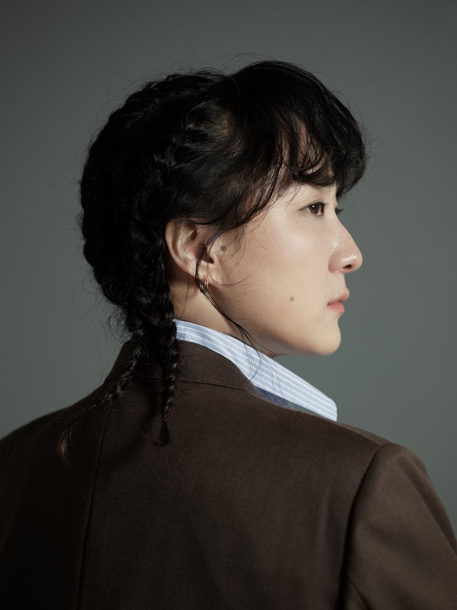 After giving us 2NE1 hits, singer songwriter Sunwoo Junga is back. But this time, as a producer and lyricist for Sandara Park's 1st EP album (Track #5 'HAPPY ENDING')

The album unveils this July 12, 6PM KST

SANDARA TRACKLIST
#SandaraPark #산다라박