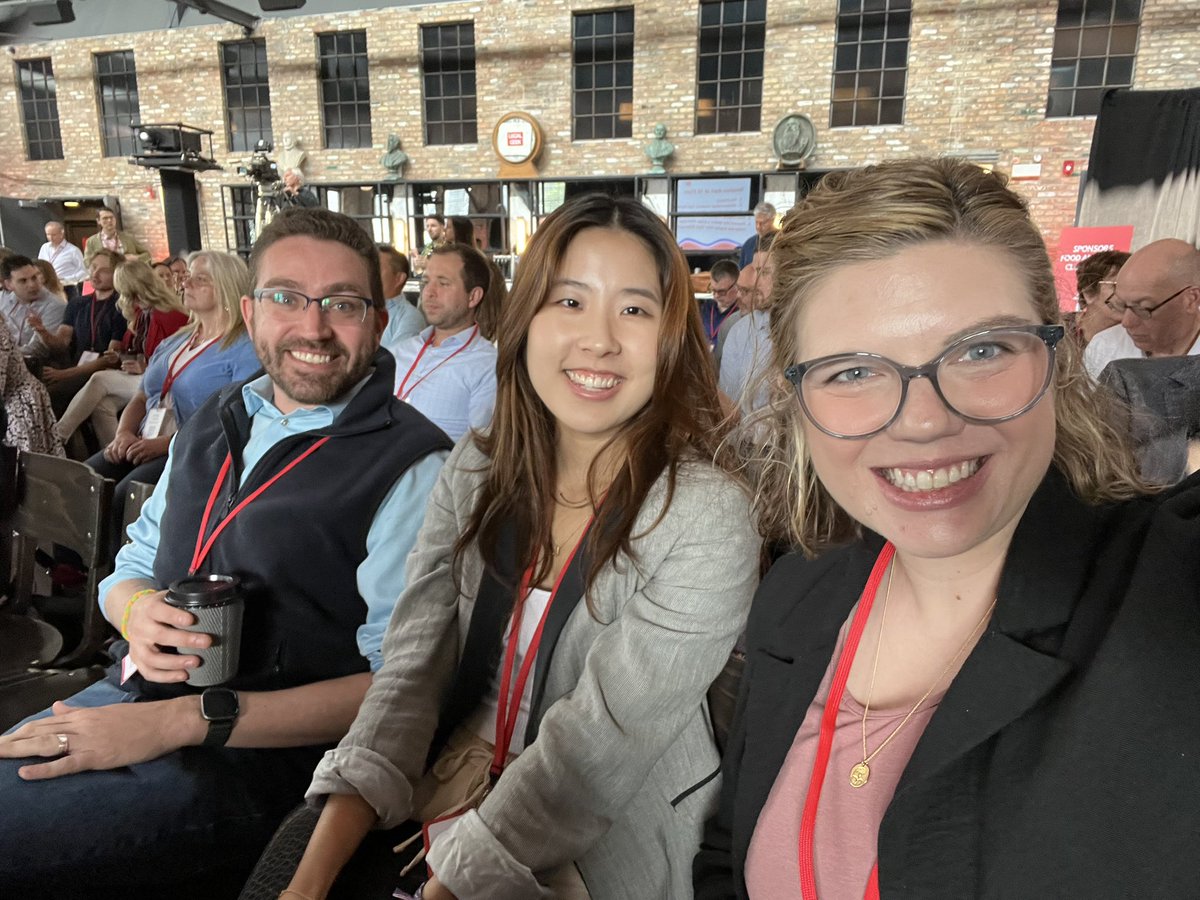#LegalGeek fed us breakfast in preparation of a long and exciting day around #legaltech. We took our seats and are ready for a great session!
