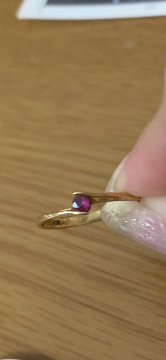 7月生まれじゃないけど
今はこのリング💍の重ねづけが好き❤️
華奢なルビーは社会人になって初めて自分で買った思い出の指輪💍
ルビーの色🩷がめちゃ好き
明日も仕事がんばろ😊
#ルビーの指輪 
#サクラブーケ
#bizoux