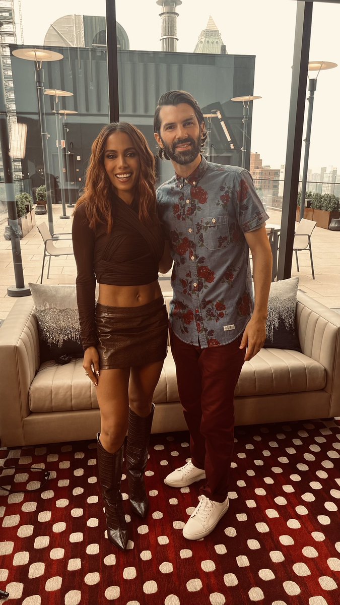 .@Anitta #AudacyCheckIn today at NOON!!! auda.cy/CheckIn