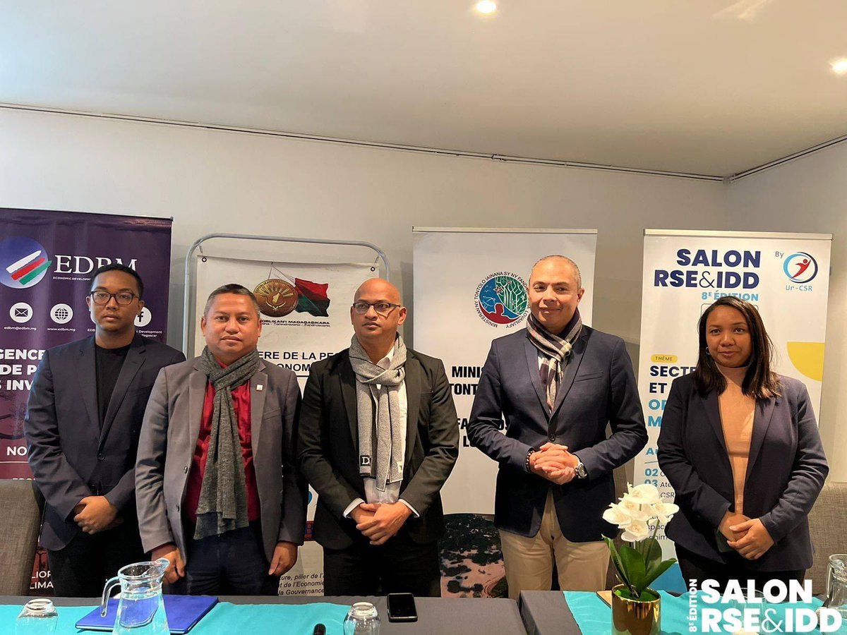 📢 CONFERENCE DE PRESSE
Aujourd'hui s'est tenue la conférence de presse de présentation de la 8e éd. du Salon de la RSE et des IDD.
👉Un programme captivant de conférences, d'ateliers et de rencontres professionnelles est prévu pour inspirer et encourager le changement positif.