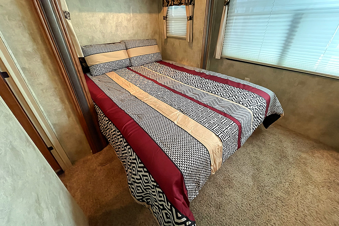 🚨NEW INVENTORY ALERT🚨
Introducing the stunning 2012 Keystone Laredo 321BH (Stock #5332), the ultimate family bunk model 5th wheel that will take your adventures to new heights!

sylvanlakerv.com/listings/2012-…

#PreOwnedRV #RVforsale #reddeeralberta #5thwheel #bunkmodel