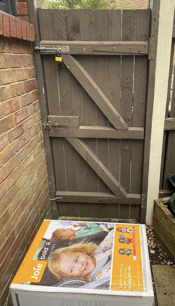 StaceyKav1's tweet photo. Well done @Halfords_uk .
I'm absolutely furious. @Joie_Baby have confirmed the seat isn't safe to be used after your incompetent delivery driver saw fit to throw it over a 6ft high gate. Online chat absolutely no help at all I request an immediate replacement. https://t.co/SVWNIwuiSW