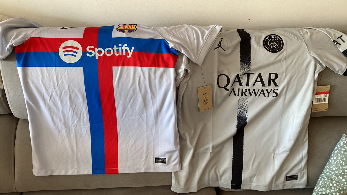 Two of redeemed jerseys have arrived successfully at the right address 💪🏻
Thanks to @alex_dreyfus and @socios for this great reward 👍🏻
This is a proof why is always good to #bemorethanafan 💪🏻
Great opportunity for true fans 👍🏻