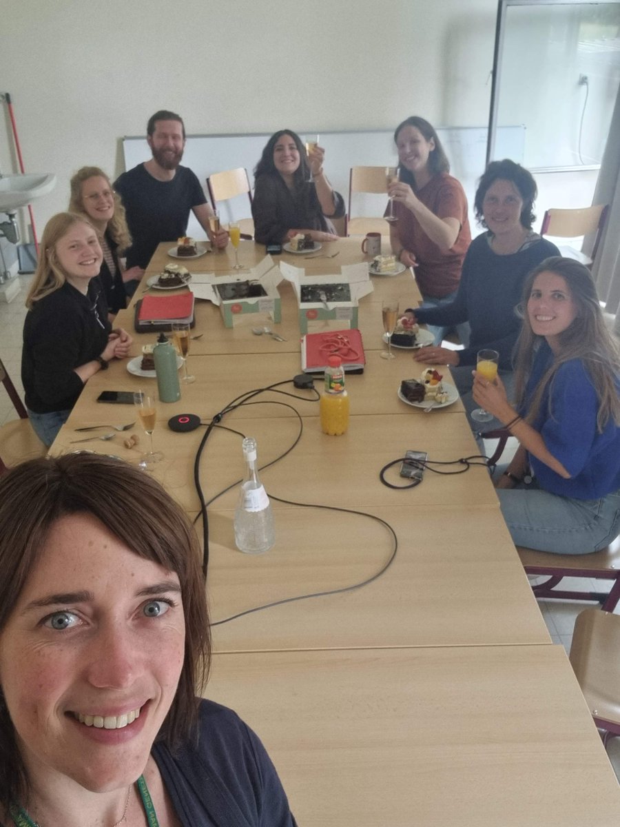How to celebrate a new lab logo? With a 'logo' cake of course! #TeamFunGen #BestTeam