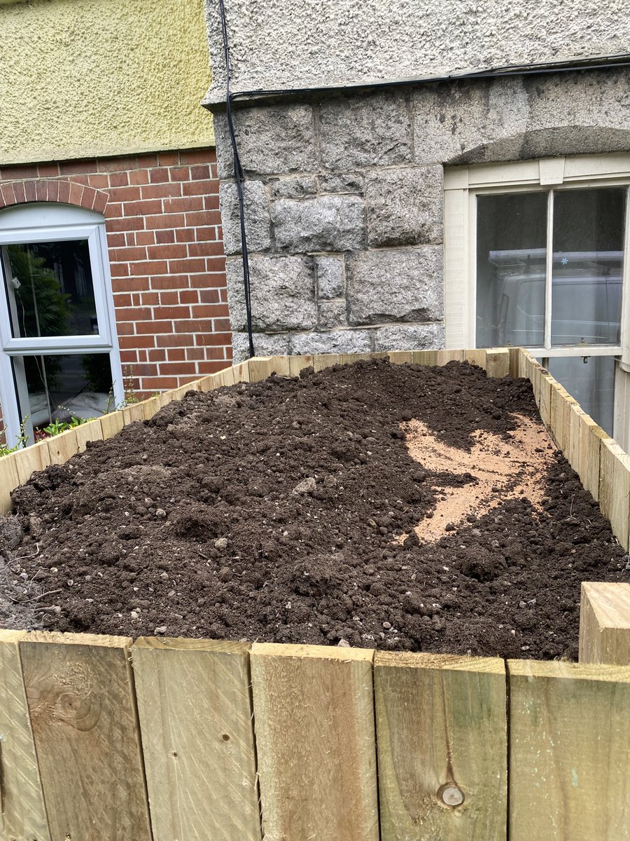 TallaghtComCo's tweet image. Starting to get ready to plant our green bin storage unit - sponsored by #AWSinCommunities # TidyTowns #Tallaght