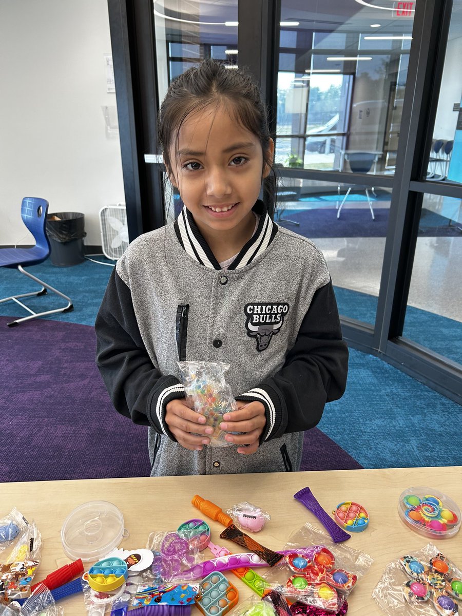 Drum roll please… 🥁 
Check out our Summer School Superstars! These lucky kids got their tickets drawn from the raffle. Earn tickets, get prizes! Just having a little ESY fun 🤩 
#weared34 #extendedschoolyear #weeeeeeeee