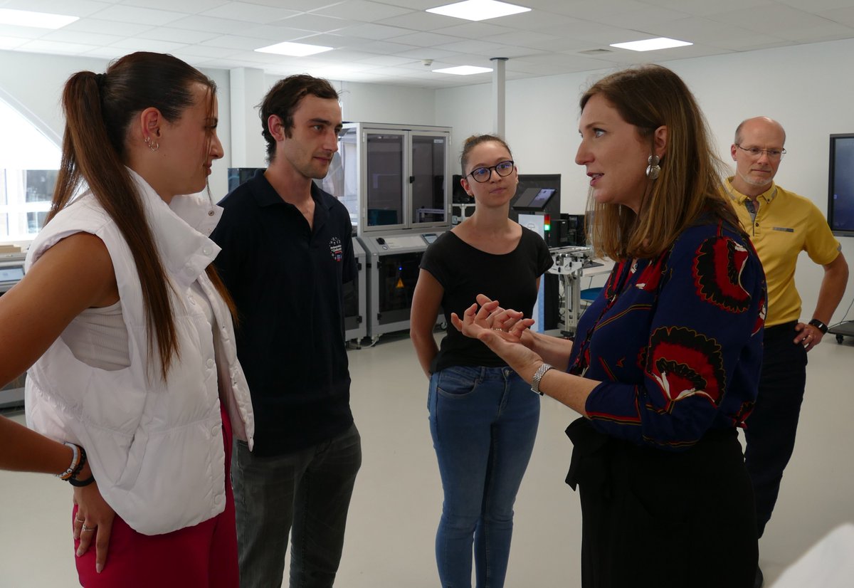 Métiers d’avenir 🇫🇷
Suite à l’inauguration du Verkor Innovation Center Grenoble, le Pôle formation Isère a accueilli Carole Grandjean <a href="/CGrandjean_/">Carole Grandjean</a> Ministre déléguée de l’Enseignement et de la Formation professionnelle.
🎯Former les jeunes pour acquérir les compétences utiles  !