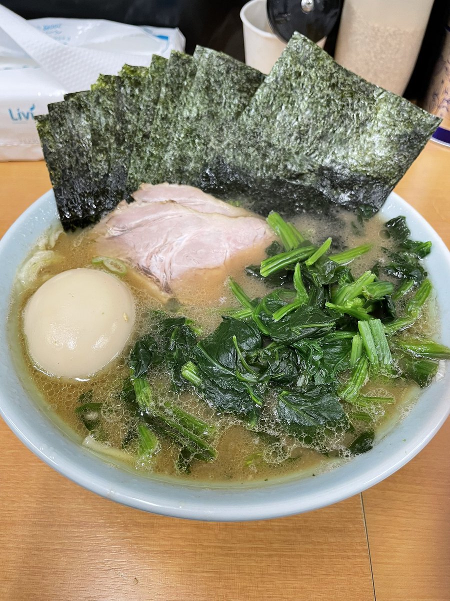 kinsirou1's tweet photo. 北綾瀬
武蔵家

特製ラーメン750円
海苔50円
ほうれん草50円
グラス生ビール300円

2日連続深夜ラーメン！
美味い！悔いなし笑 https://t.co/kxqR1i2gP3