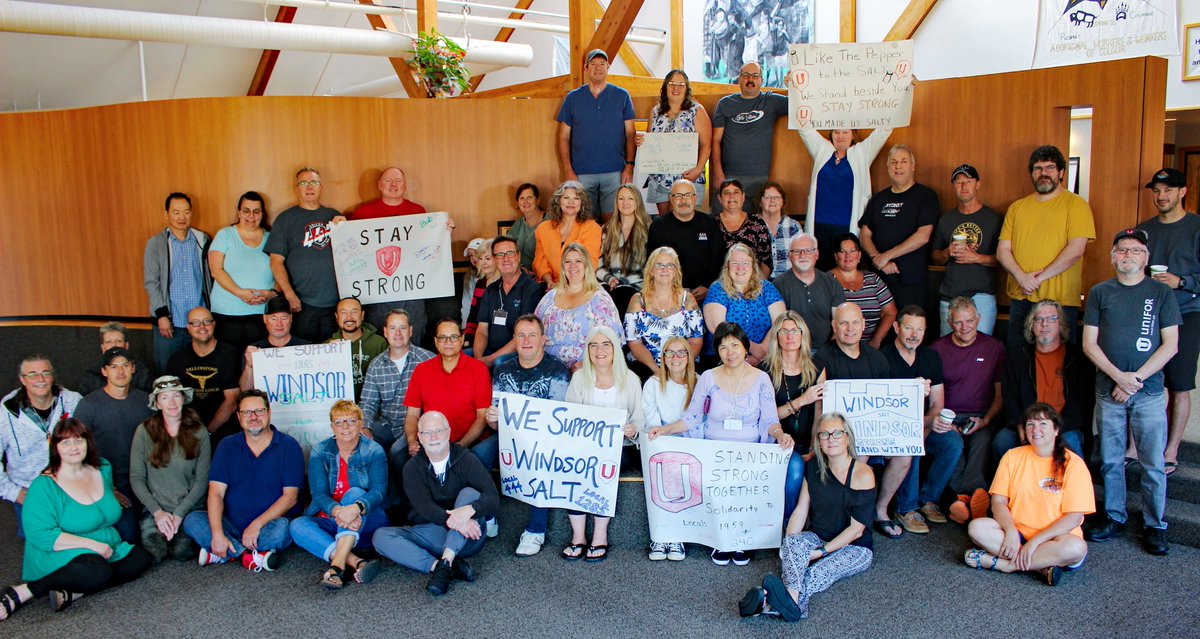 UniforTheUnion's tweet photo. Unifor members &amp; community supporters are gathering in Windsor right now to rally with striking workers at Windsor Salt. Messages of solidarity are starting to pour in--pictured below are members at the Family Education Centre. Post your photos today with #SolidarityWindsorSalt https://t.co/RBLbZowTeU