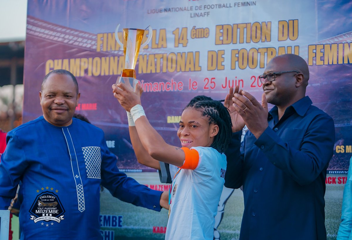 totalsport221's tweet photo. Foot Féminin-RD congo
Le @TPMazembe a remporté la 14e édition du Championnat National de Football des Dames
Le deuxième sacre consécutif des #Corbeaux
#LINAFF2023 #CNFD https://t.co/yEyokL7up4