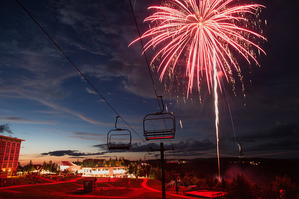 JobsAtSnowshoe's tweet photo. Happy 4th of July from our Snowshoe family to yours! Celebrate with us by applying for your dream job on the Mountain.

#SnowshoeMountain
#WorkPlayGetPaid
#YouBelongUpHere
#MountainBiking #MTB #Ski #Snowboard

Apply Online:
https://t.co/dvNu9FcQJx https://t.co/vhmbtiRT3v