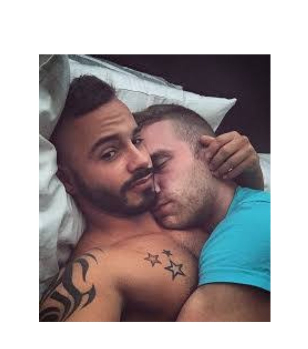 ابي ازوج من رجال ياخذ خارج العراق نعيش حياتي اني هو ك متزوجين اني أعلن نفسي اني 🏳️‍🌈🏳️‍🌈من جماعت مثلين