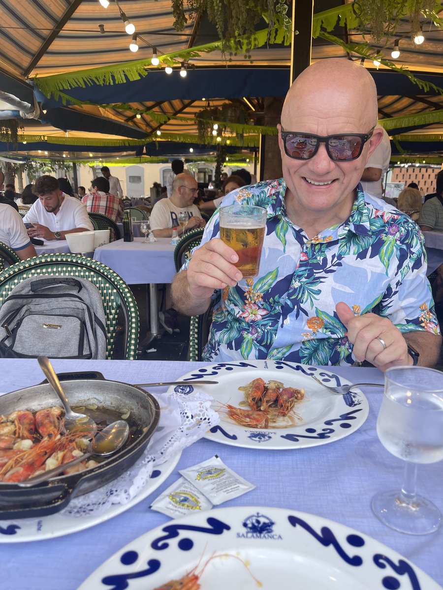 GeoffDyckes's tweet photo. Another item off my 2023 bucket list. Lunch in Barcelona. Happy 1st anniversary ⁦@wordsfromsmith⁩ x https://t.co/EvScxpTGb6