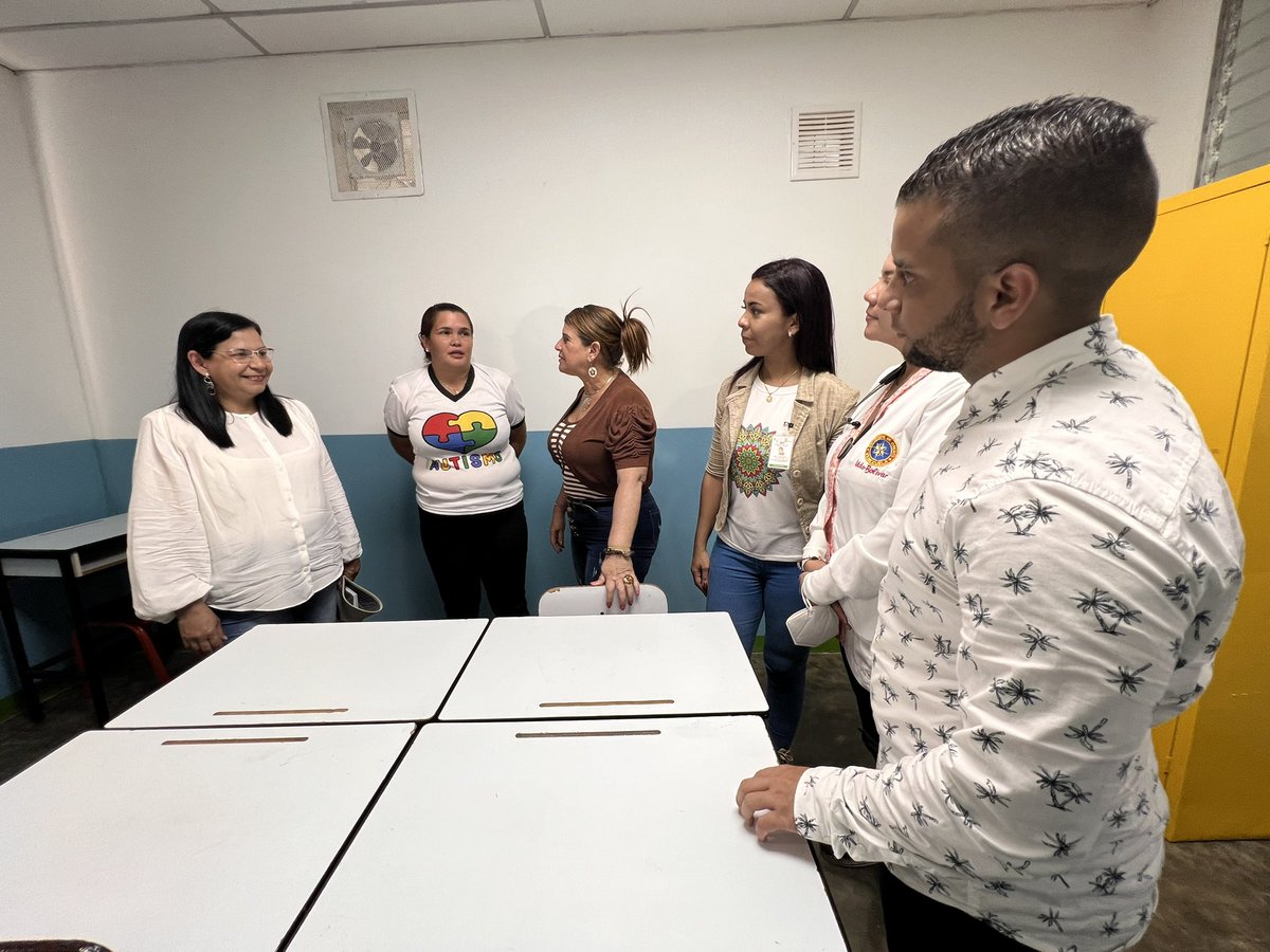 comandosergioh's tweet photo. Ahora junto a nuestras autoridades recorremos los espacios revitalizados del #Caipa Bolívar, un lugar para la atención integral de 116 niños y niñas con #TEA #EmpoderarElPoderPopular https://t.co/kDtk5ZWUf9