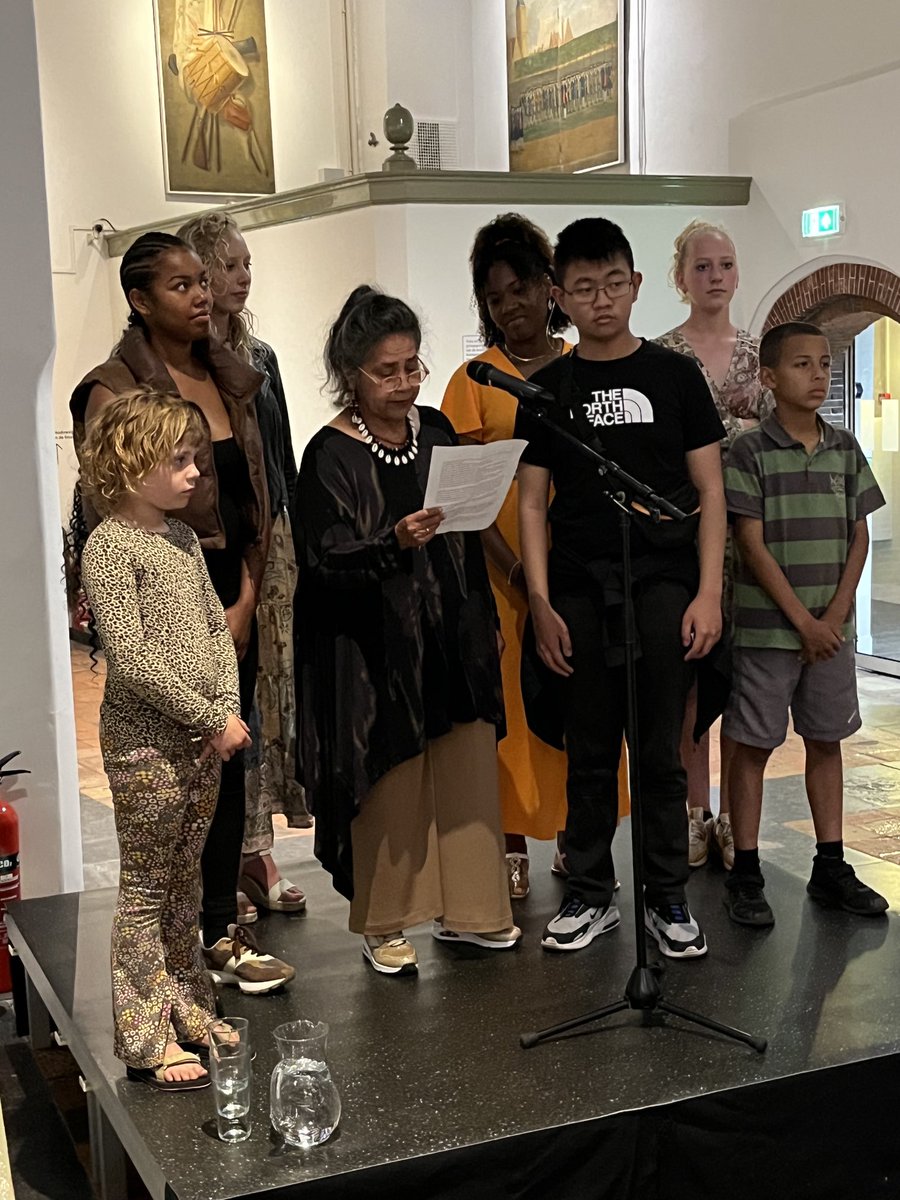 Indrukwekkende toespraak van de Goudse kunstenares Mirjam Pina bij de opening van een tentoonstelling over het slavernijverleden van Gouda