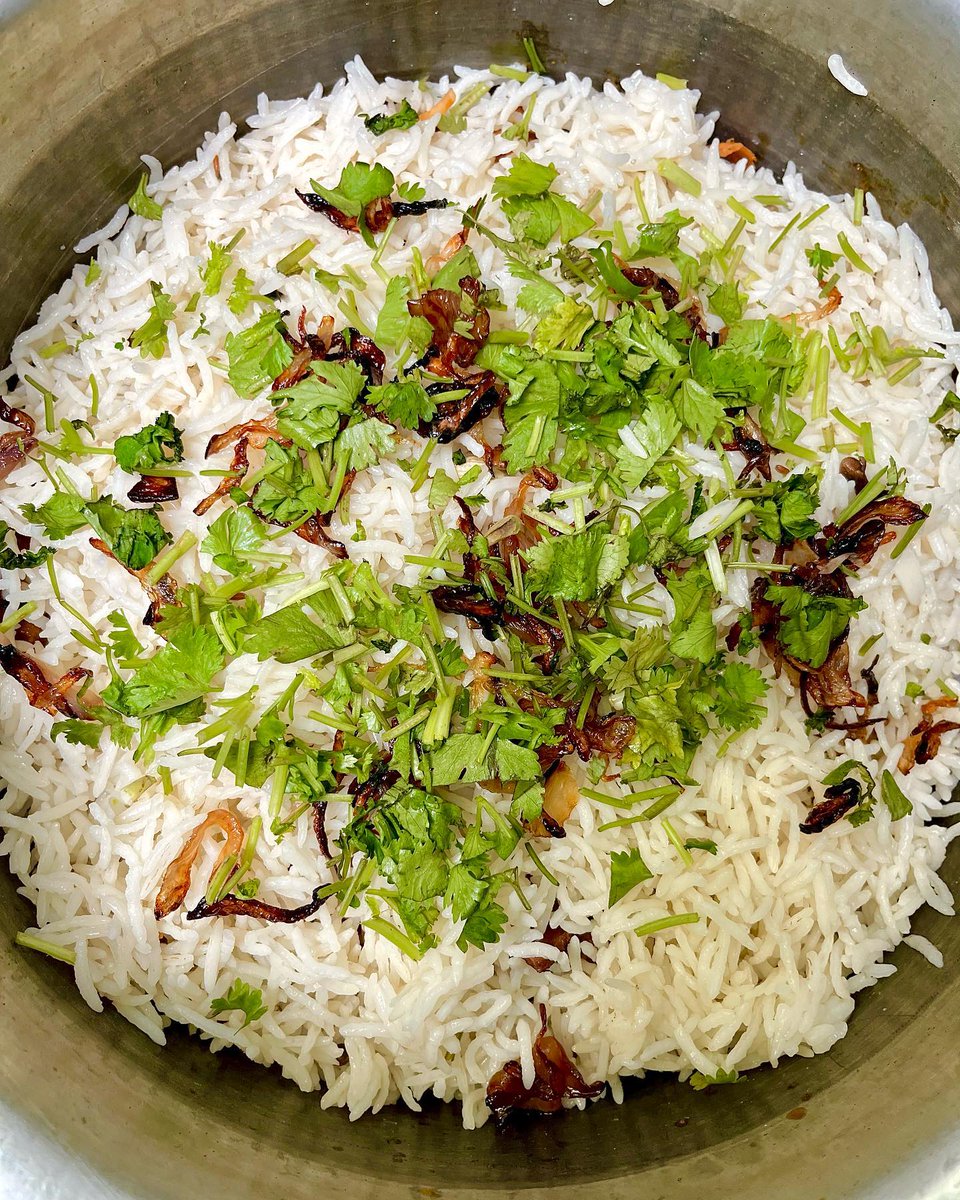 Mysize322830's tweet photo. Aap sabhi ke liye eid ki biryani https://t.co/bJ5qOn2KRE