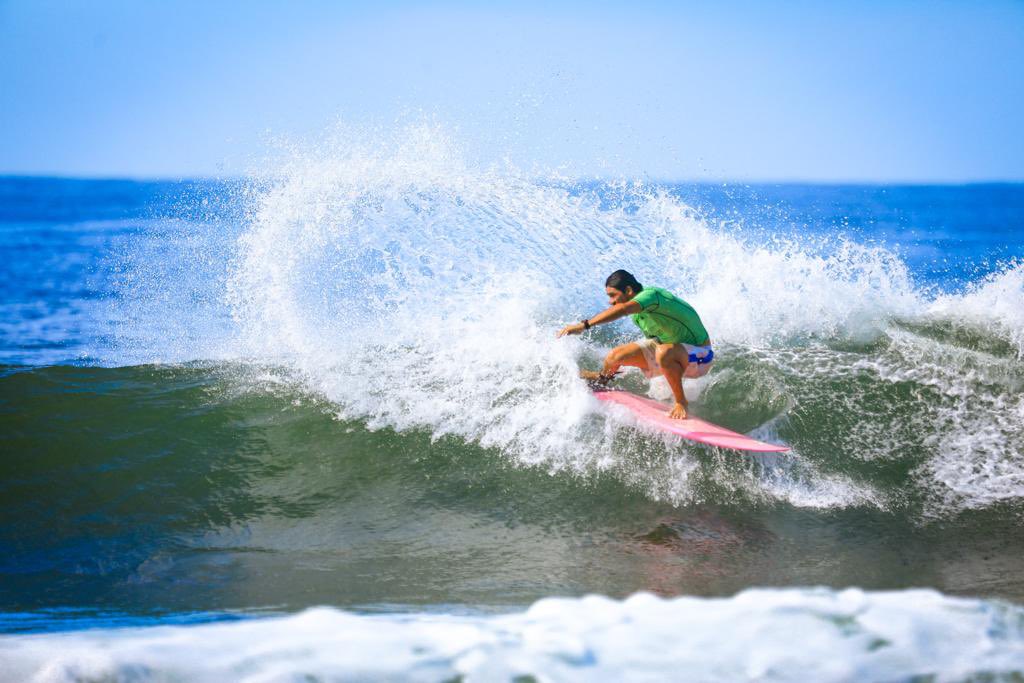 El surfista salvadoreño <a href="/BryanPerezESA/">Bryan Pérez</a> es el ganador de una medalla de bronce, en la modalidad shortboard del surf, en los XXIV Juegos Centroamericanos y del Caribe #SanSalvador2023
Fotos: <a href="/PresidenciaSV/">Casa Presidencial 🇸🇻</a> 
#TelenoticiasGMV #GrupoMegavisión