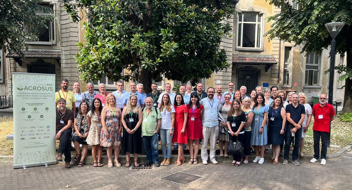 AGROSUS_HE's tweet photo. End of AGROSUS KOM first day with a family photo, tomorrow we will hear our #ExternalAdvisoryBoard and #SisterProjects #Good and #Conserwa, and will end with #CommunicationDissemination and #ResultsExploitation as well as #EthicsRequirements. https://t.co/uEQC6a6blF
