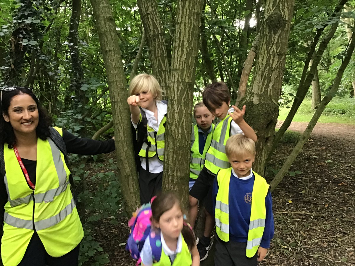 Shadwell Class 2 children enjoyed a super day out at Lotherton Hall, we met Florence Nightingale and helped her pack her suitcase for Crimea before learning about how to bandage the wounded soldiers in the teddy bear hospital! 🏥
