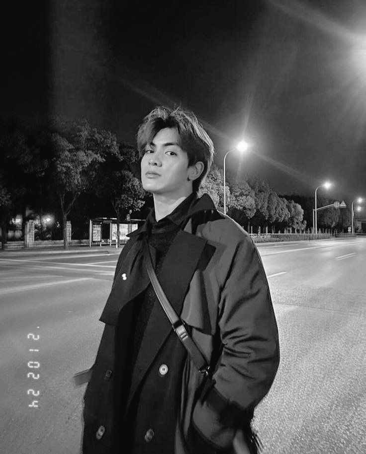 archenjjong's tweet photo. Late night date. https://t.co/YGj0KShdZE