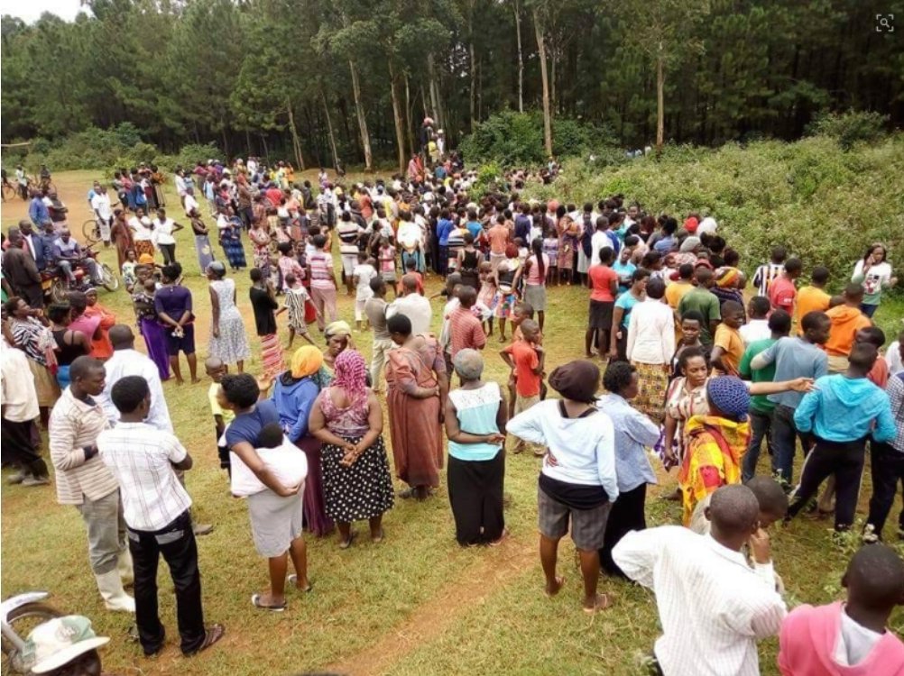 sasmvn's tweet photo. PART II

Furious, the General’s agents promised to teach Ivan a lesson. Shortly thereafter, all hell broke loose upon Ivan. According to Mzee Kaweesi, it started with threatening phone calls from former Kampala South RPC, Siraje Bakaleke. In the photo is Bakaleke visiting one of the suspected murder scenes. 

Then, at the beginning of Sept. 2017, Ivan’s home is raided by police officers. Led by who? You guessed right: Bakaleke. Ivan gets arrested as the prime suspect in the women murders. 

On Dec. 29 2018, Saturday Vision had run a story on Bakaleke – then on run for allegedly kidnapping and robbing Asian investors. Mbu Bakaleke spirited away with over UGX 200M and several luxury cars belonging to Ivan, which they hadn't declared as exhibits in Ivan’s prosecution. 

Reports claimed that other assets of Ivan’s went missing after his arrest. Mbu all money on his bank A/Cs was withdrawn and shared amongst senior security officers. Most of the 8 prosecution witnesses presented against Ivan were Police Officers – Bakaleke’s juniors.

Meanwhile, during Ivan’s trial, Ronah revealed that security operatives had offered her Shs250m to testify against her husband that he had murdered his 9 y/o son – who was actually alive – for wealth. Mzee Kaweesa later corroborated Ronah’s statement. 

Note that by that time, regime Spokespeople had already blamed the murders on “practitioners of witchcraft” who use human sacrifice to generate financial wealth. Mbu Ivan was using the murdered women’s uteri to trap Nile Perch 🤣😅.

In Jan 2018, NTV ran a story, 'Terror on the Lake'. The story accused UPDF's Fisheries Protection Unit (FPU) of terrorizing fishing villages around L. Victoria for “illegal fishing methods". It quoted families of 10+ victims who accused FPU of torturing their loved ones to death. 

One of the witnesses recounted, “Capt. Alituha Stephen & four soldiers came to the Masjid & ordered us out. I was beaten, taken to the shores, and ordered to enter the lake as the beating continued. They told me I was lucky because the President had ordered that I be shot dead”. 

Another woman, Zakia Naigaga, narrated, “…they started beating me. They even tried to strangle me, saying the President gave them guns to kill me.” But FPU rejected these allegations, explaining that “when we go after them, they try to flee and drown in the lake”.

In its “Fayilo Ku Meeza” show, Bukedde TV reported systematic intimidation, torture & murder by the military of fishermen who dealt in fish maw. The Monitor also accused FPU of “joining the lucrative trade … under the guise of ridding the lake of bad fishing practices”.

In Nov. 2018, the New Vision ran a story in which local fishermen claimed that FPU had “confiscated people’s property including and forced them to relocate”. The Paper later also reported that a proposal had been finalized to prohibit foreign investors from exporting fish maw.

Long story short, on 24 Jan 2019, High Court Judge  Wilson Kwesiga acquitted Ivan on a “no-case to answer”. In a stern Judgment, Justice Musene declared the entire trial a useless wastage of public resources.

Per Justice Musene, the evidence against Ivan could not stand even in a chicken-thief case. “It doesn't even qualify as evidence of reasonable suspicion. Police did a bad job. [Ivan's] Prosecution was in bad faith because they [knew] they had no evidence but still prosecuted". 

Ivan's out of jail but his life will never be the same again. For nearly two years, he was jailed-without-bail and robbed of his hard-earned wealth. There're most probably many other Ugandans facing similar injustice. Most importantly, the real perpetrators of the murders will probably never be brought to book. At least not when M7 and his cronies are still in power. It is for stories like Ivan's and the victims' that #WeAreRemoving_A_Dictator!