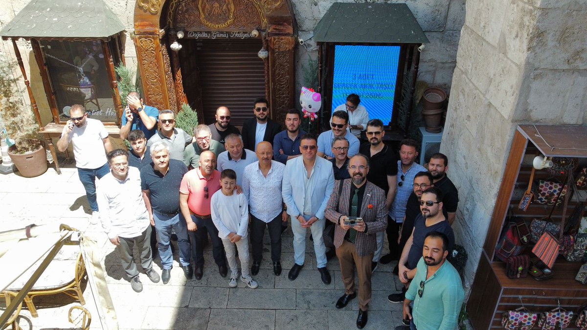 <a href="/MUSIADSivas/">MÜSİAD Sivas </a> Üyeleri Bayramlaşma Programında Bir Araya Geldiler

<a href="/MUSIAD/">MÜSİAD</a> #SİVAS Başkanımız <a href="/GorgenUgur/">Uğur Görgen</a>, 3. Dönem Başkanımız <a href="/Salimeminoglu/">Salim Eminoğlu</a> ve üyelerimizin katılımıyla bayramlaşma programı düzenledi.

#birveberaber <a href="/MahmutAsmali/">Mahmut Asmalı</a>