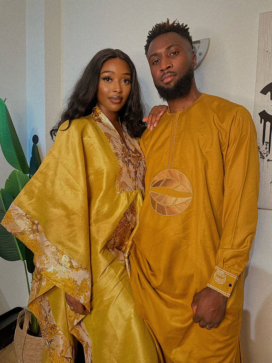 aiichaa95's tweet photo. EID MUBARACK 💜💛 #Antai https://t.co/kvNR4U343q