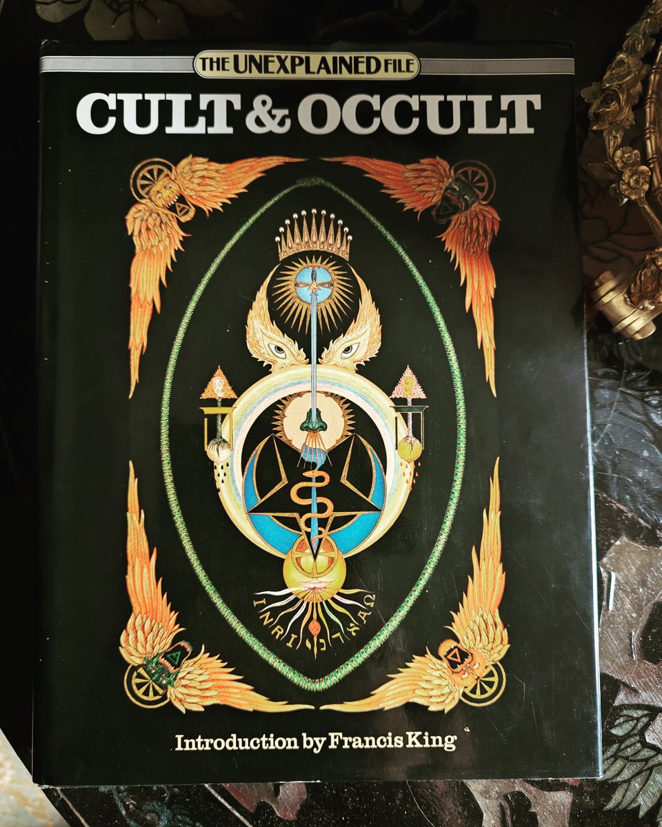#Witchcraftbooks #occultbooks #rareoccultbooks 💀🖤