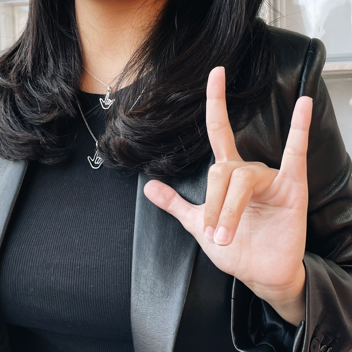 lovesignshop's tweet photo. I + L + Y = 🤟⁠.⁠ https://t.co/g9N1rbHYoV