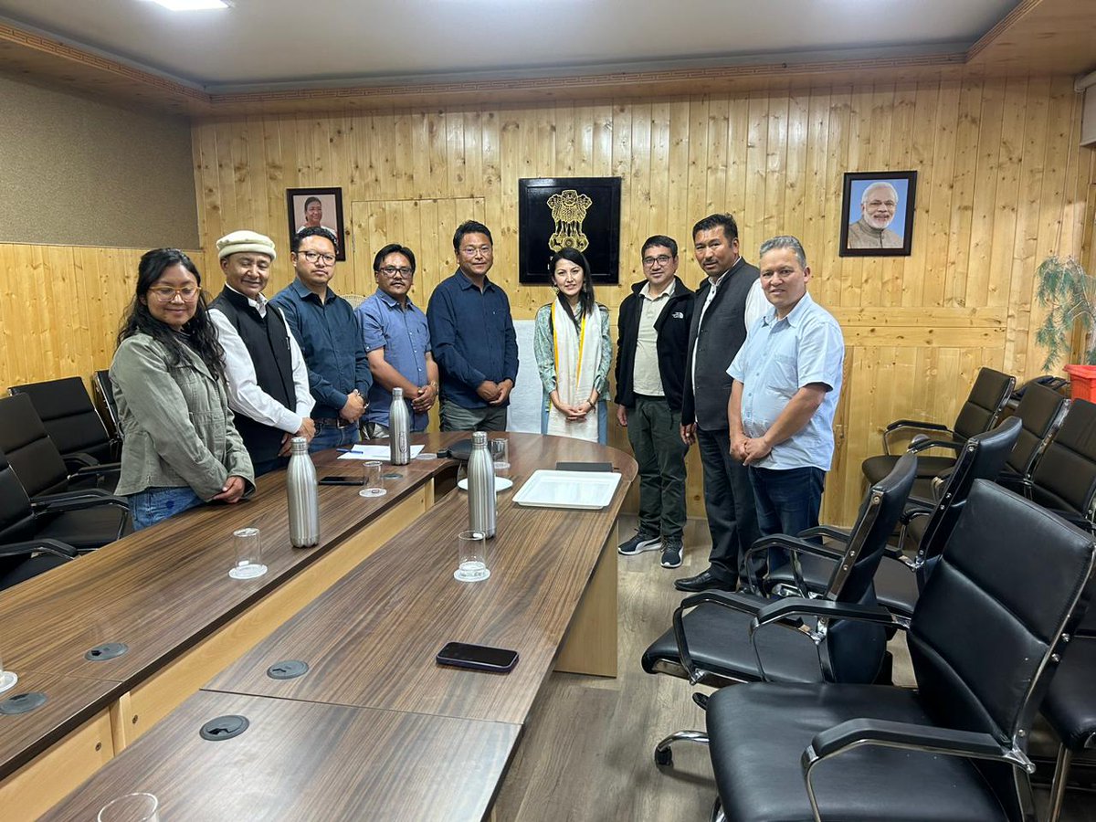 LAHDC_LEH's tweet photo. Appreciating the remarkable achievement of @LachicRigzin in Travel &amp; Tourism Industry. @LAHDC_LEH  headed by Dy. Chairman @Angchuk5 congratulates  her of winning the "Forward Thinker in Travel" award at the prestigious IWTA 2023 Awards" presented by Travel Daily Media. https://t.co/0Gg6Vwnyk9