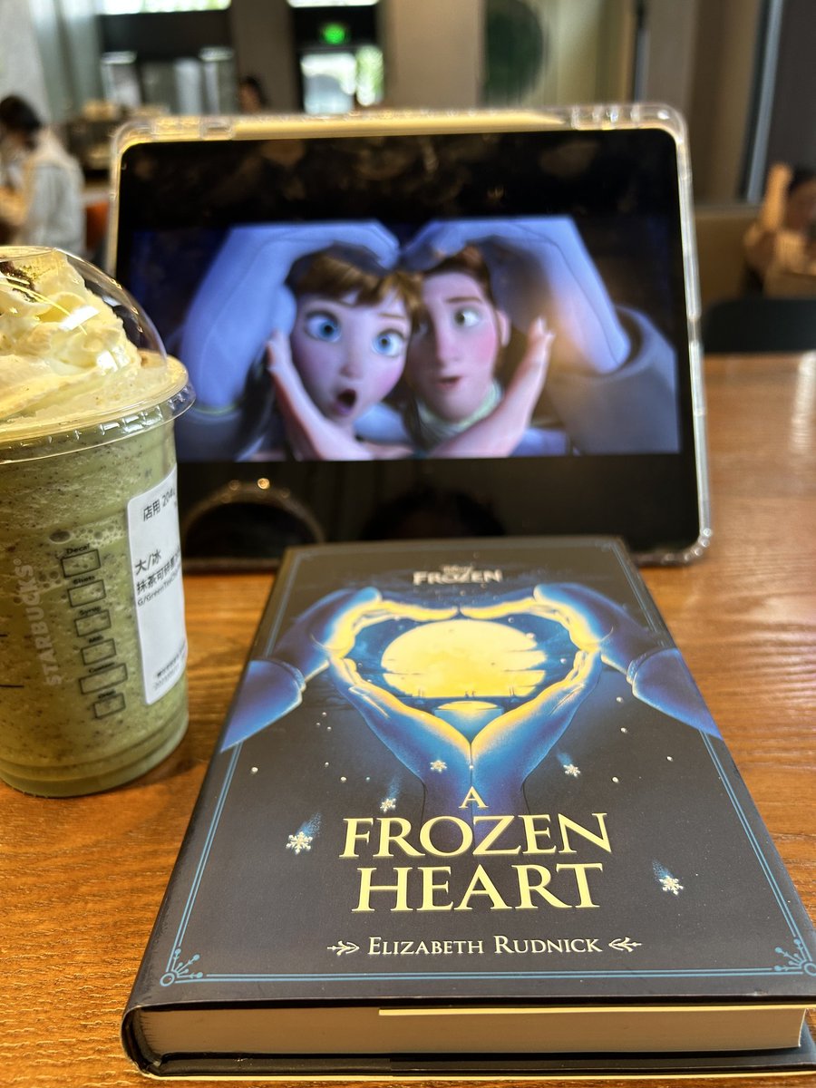 Jennieartiic's tweet photo. #AFrozenHeart is my book of the Year 😭Started reading happily and end up crying my shit out https://t.co/EmaDbdQeRa