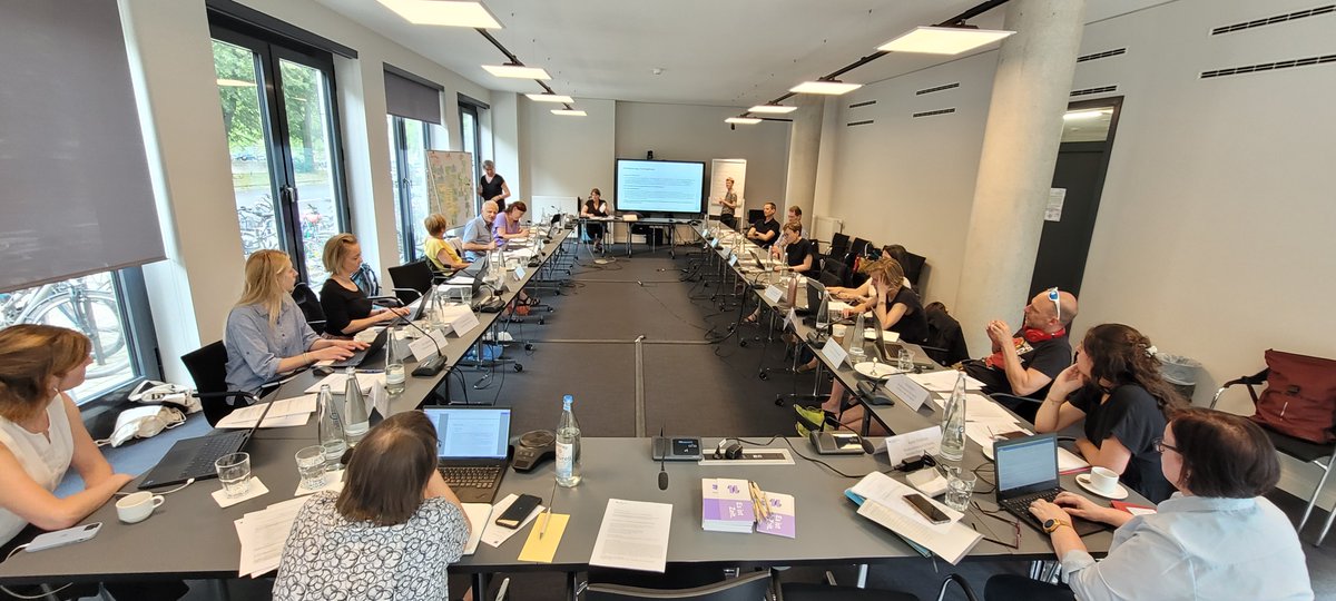 Gleichstellungsbericht (@gleichgerecht) on Twitter photo Heute und morgen findet die 2. Arbeitssitzung der Sachverständigenkommission des #4GSB statt! @CaglarGuelay @ulrike_GenCC <a href="/jo_wenckebach/">Johanna Wenckebach - closed - eXit</a> Heute und morgen findet die 2. Arbeitssitzung der Sachverständigenkommission des #4GSB statt! @CaglarGuelay @ulrike_GenCC <a href="/jo_wenckebach/">Johanna Wenckebach - closed - eXit</a>