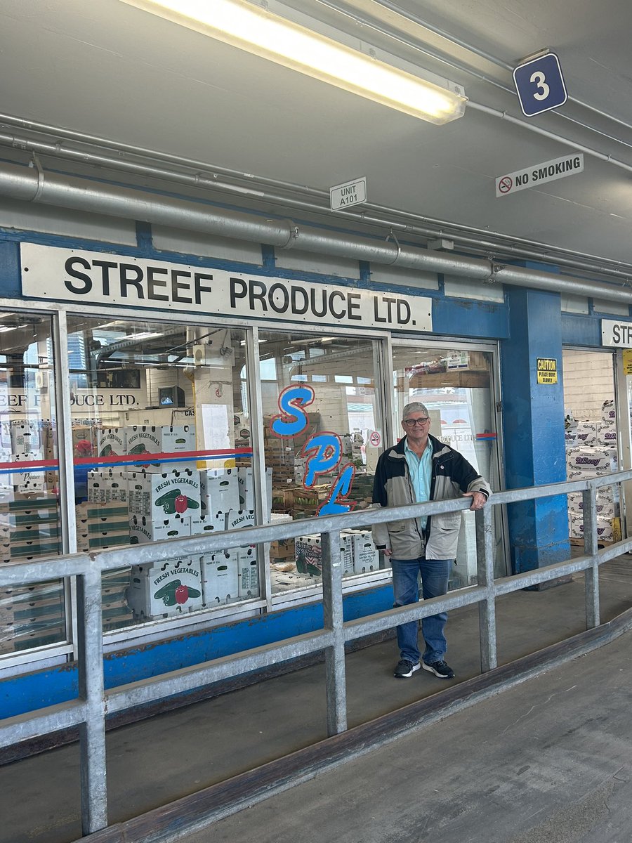 StreefProduce's tweet photo. Please join us in congratulating Keith Brown on his retirement! Keith has been a member of our sales department at our wholesale division at the Ontario Food Terminal and has been working in the produce industry for over 30 years!  Keith, we wish you all the best! We’ll miss you! https://t.co/TFdl7Ehmz5