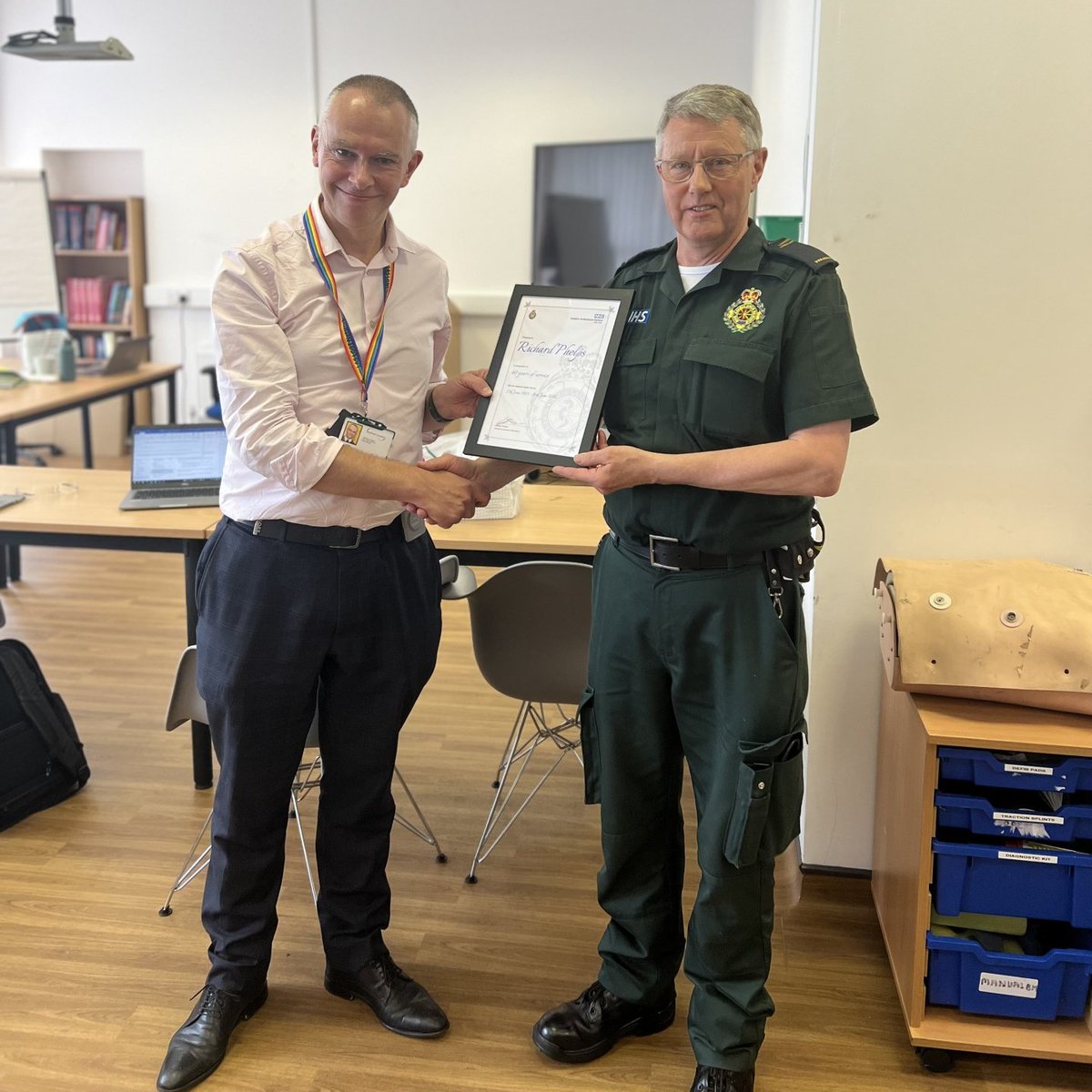 Ldn_Ambulance's tweet photo. A huge congratulations to #TeamLAS paramedic Richard on reaching the '40 years of service' milestone this week!

He's served at stations across London, including Chelsea and Battersea, and is now based in Croydon. 

An amazing achievement - thank you for your service 👏 #NHS75 https://t.co/9nSDQbK640