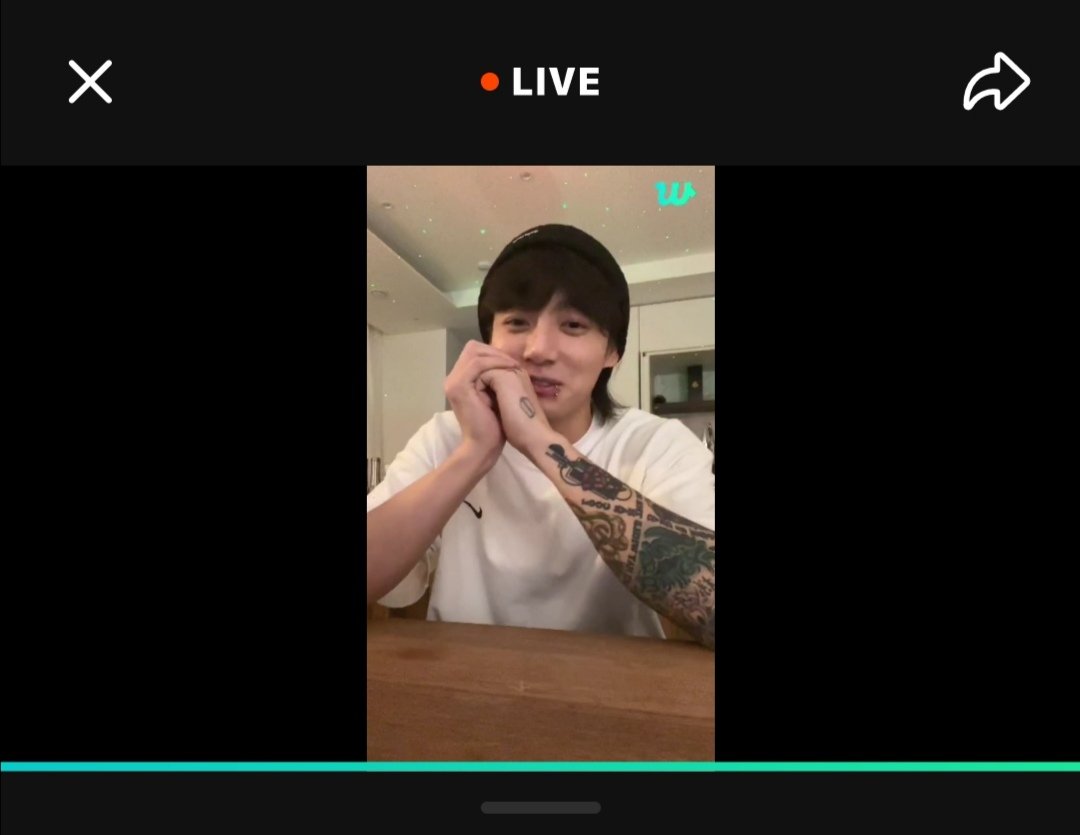 🔴| #JUNGKOOK ha comenzado un Live en la plataforma de weverse. 📎: [weverse.io/bts/live/4-123…] @BTS_twt #BTS #ARMY #BTSARMY #BTSJK #BTS9thAnniversary #BTSLIVE -🕘