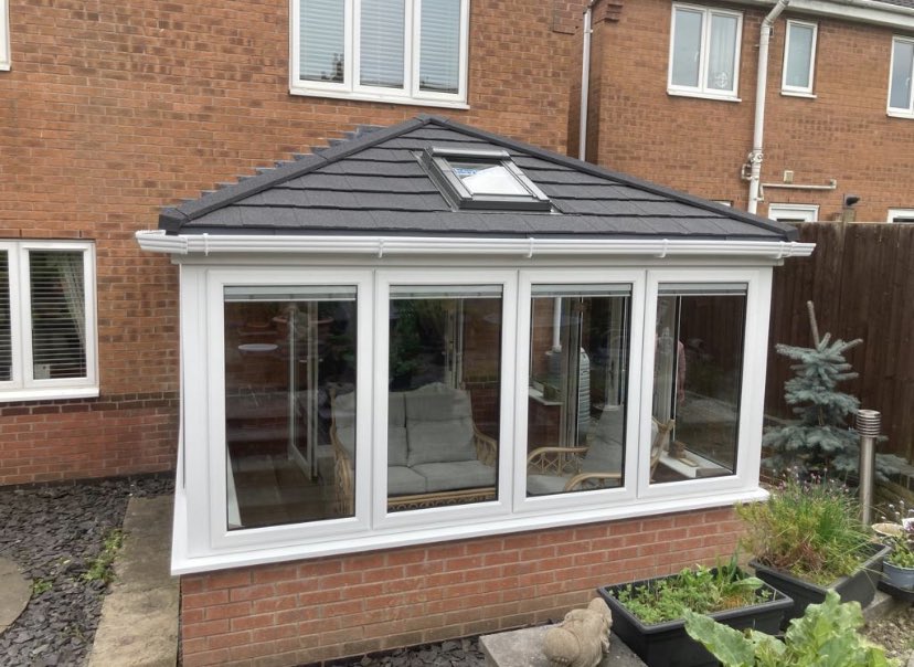 Smartglazeuk's tweet photo. BEFORE &amp; AFTER WARMER ROOF TRANSFORMATION IS AWSOME ! https://t.co/ZgXPViJUfS
