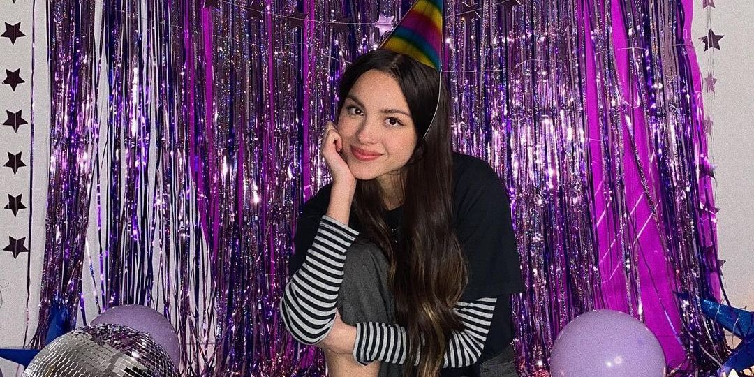 pitinmygut's tweet photo. SOUR era, you will always be iconic 💜🦋 https://t.co/71L6dJbFBF