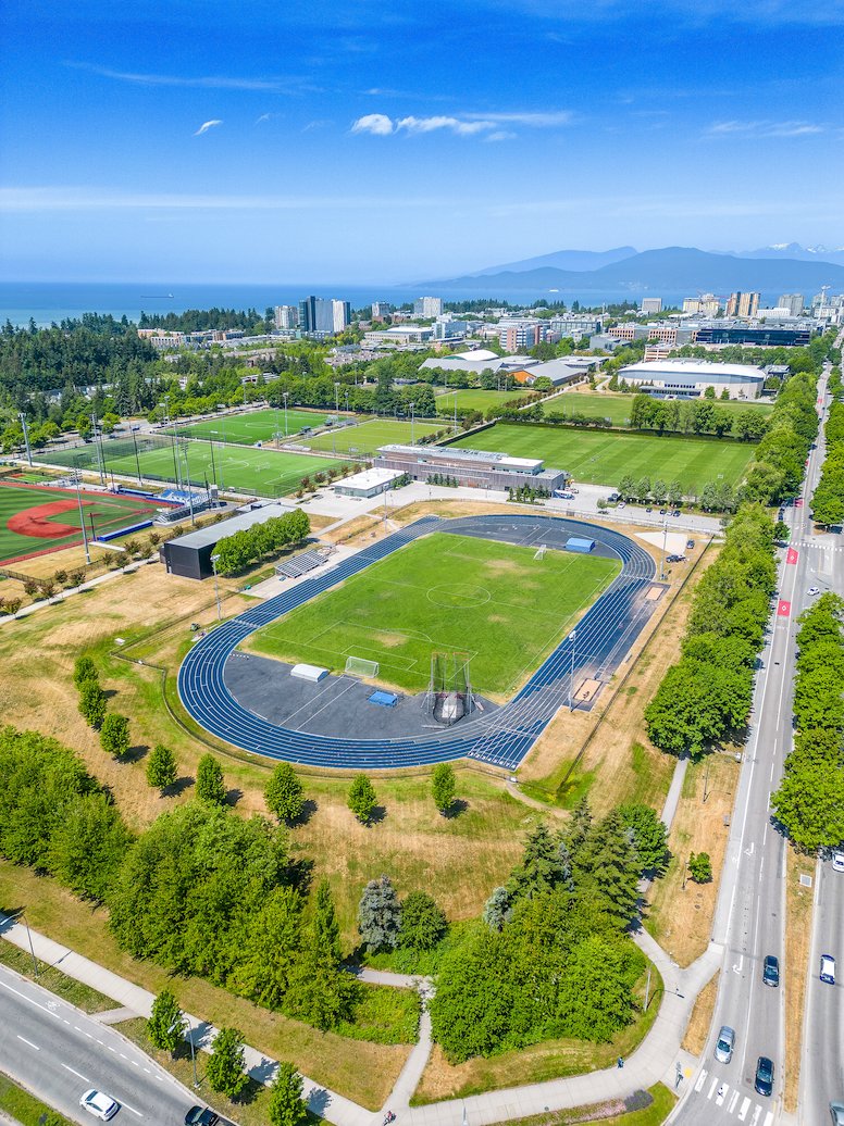 Check out these stunning completion photos of the UBC track at University of British Columbia! A huge thanks to Marathon Surfaces for their exceptional work and for capturing these remarkable shots 🏃‍♂️📸 #Rekortan #Track #Running #Run #Sports #SportsBiz #Athlete