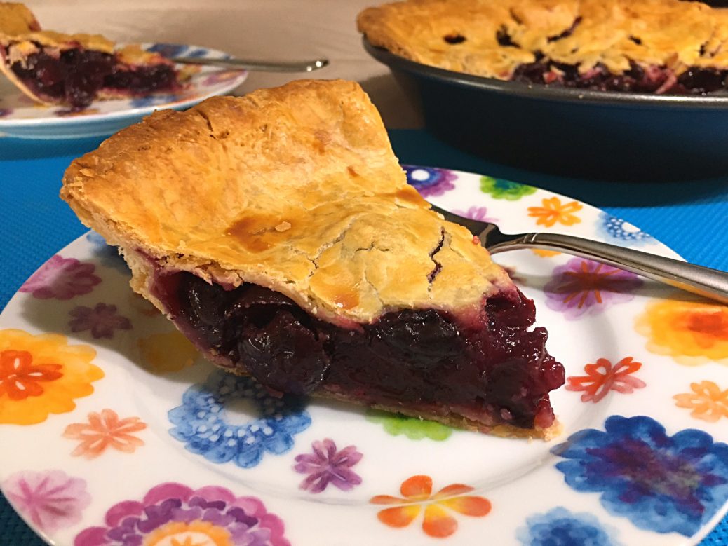 clubfoody1's tweet photo. Bing Cherry Pie... dark, decadent and absolutely delicious! 🍒🥧😋

Club Foody Recipes and Videos: Bing Cherry Pie Recipe • The Best Ever! | Club Foody https://t.co/xpwvXHHLbZ https://t.co/3IJdWvxrNX