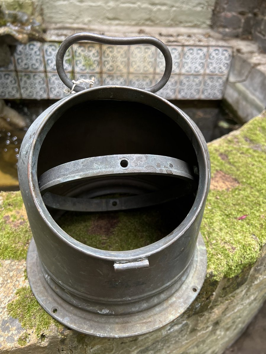 Followbackfool's tweet image. #Antique #Marine #Binnacle Cover Boat Oil Lamp #Brass #Nautical Ship #Compass Lamp Old ebay.co.uk/itm/1451627943… #eBay via @eBay_UK