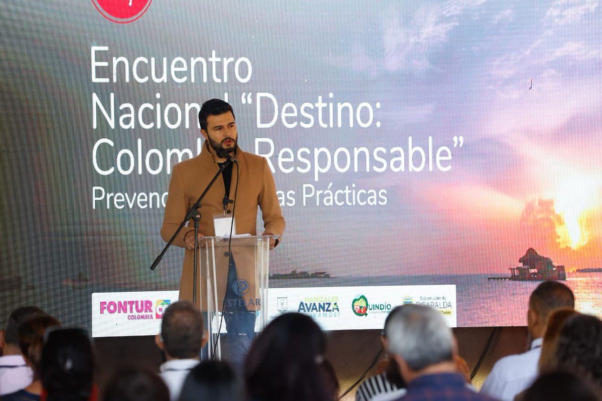 jesusdavidlb's tweet photo. A esta hora acompañamos la apertura del Encuentro Nacional “Destino: Colombia Responsable”. Evento que se logró gestionar  para nuestra ciudad, gracias a la articulación de la @CiudadManizales con el @MincomercioCo, el @ICTM1 y @GoberCaldas. 
@camilo2255 @SecTICyCompeMzl https://t.co/uALG9ve6HJ