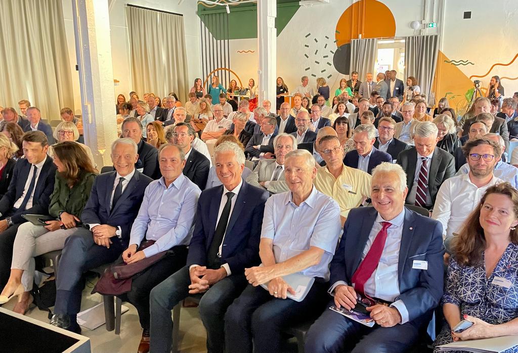 MEDEF Auvergne-Rhône-Alpes (@medefaura) on Twitter photo 📸 Retour en images sur l'#AG du <a href="/MedefAura/">MEDEF Auvergne-Rhône-Alpes</a> qui se tenait hier, sous la présidence de Jean-Luc Raunicher et en présence de notre invité d'honneur, <a href="/PMartin2023/">Poco-martin2023</a>, Pdt du Groupe Martin Belaysoud et candidat à la présidence du <a href="/medef/">Mouvement des Entreprises de France</a> !
🤩 Merci à tous pour votre participation ! 📸 Retour en images sur l'#AG du <a href="/MedefAura/">MEDEF Auvergne-Rhône-Alpes</a> qui se tenait hier, sous la présidence de Jean-Luc Raunicher et en présence de notre invité d'honneur, <a href="/PMartin2023/">Poco-martin2023</a>, Pdt du Groupe Martin Belaysoud et candidat à la présidence du <a href="/medef/">Mouvement des Entreprises de France</a> !
🤩 Merci à tous pour votre participation !