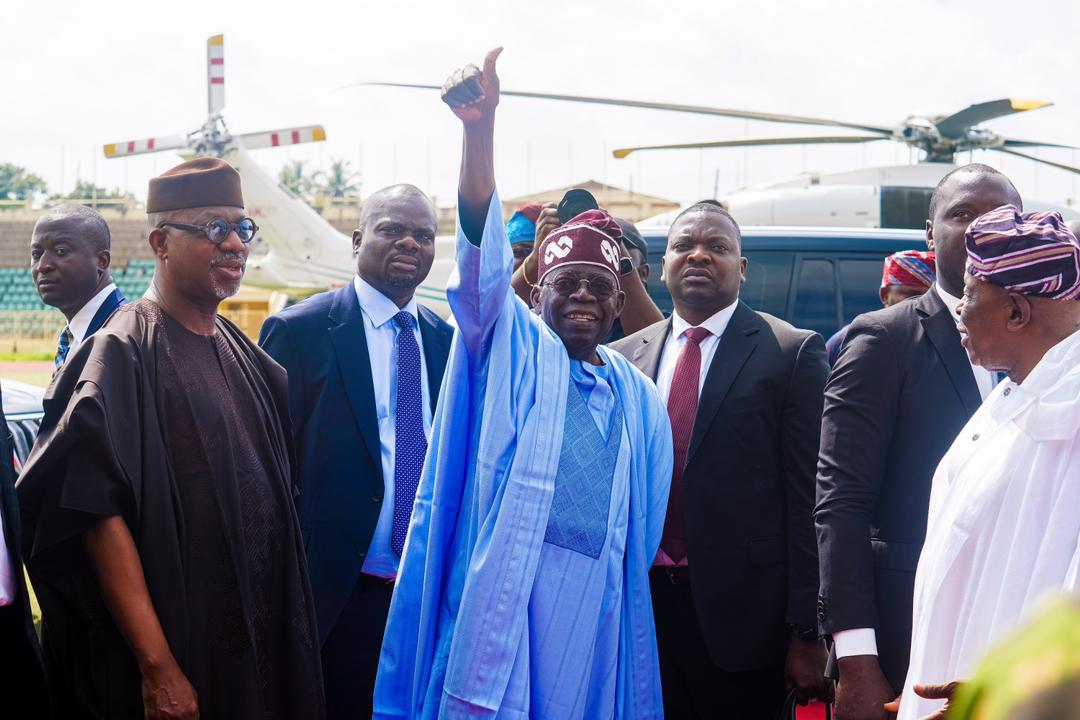 KemPatriot's tweet photo. 1) Thumbs up to everyone from Ogun state ,the rest can take theirs when PBAT @officialABAT gets to Abuja.
#PictureThread
#KemKem https://t.co/AILbk0IcAv