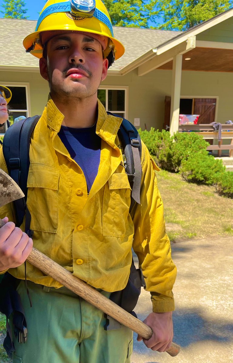 CraigEdera's tweet photo. Getting to live one of my dreams as a fire science major…Wildland 🔥fighter for the summer! Repping CFPA Fourmile Station- Bandon. https://t.co/9dMNbqDGPx