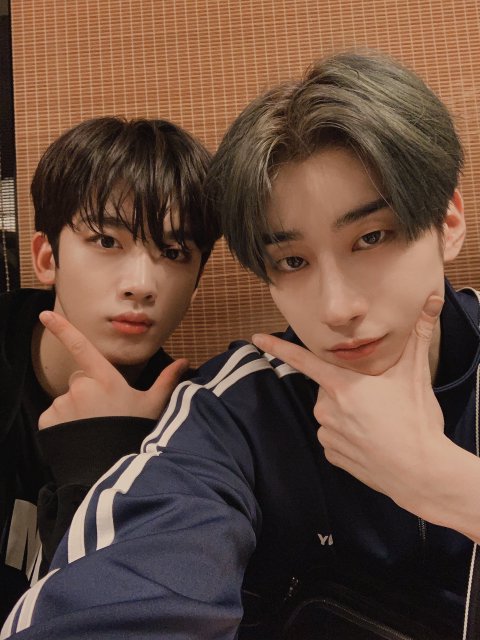 ryn_luvspace's tweet photo. IT'S BEEN A FREAKING LONG TIME SEUNGWOO AH YOHAN AH 😭😭😭😭❤️💜 https://t.co/Oo3m8LvPQ1